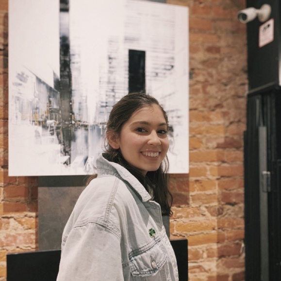 Meet your Posher, Sabrina - Picture 1 of 1